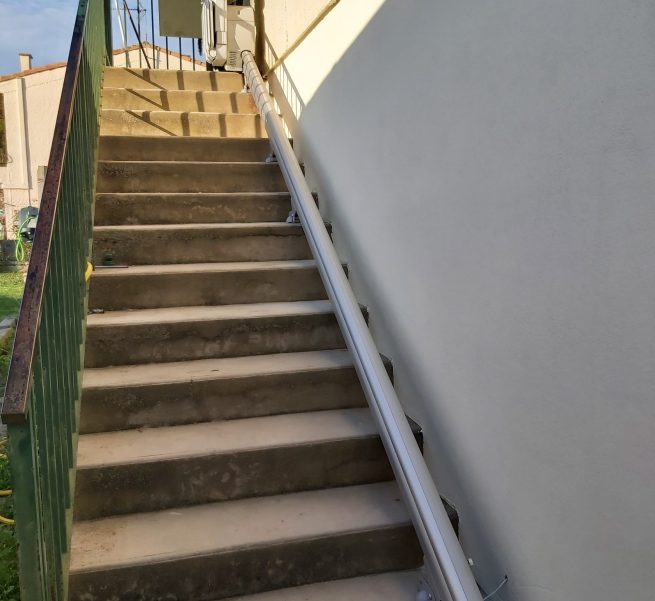 remonte escalier avignon