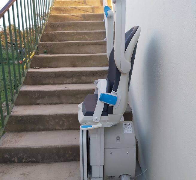 chaise monte escalier carpentras
