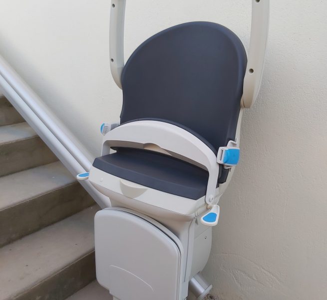 fauteuil monte escalier orange