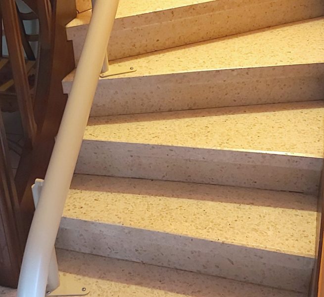 installation monte escalier lattes