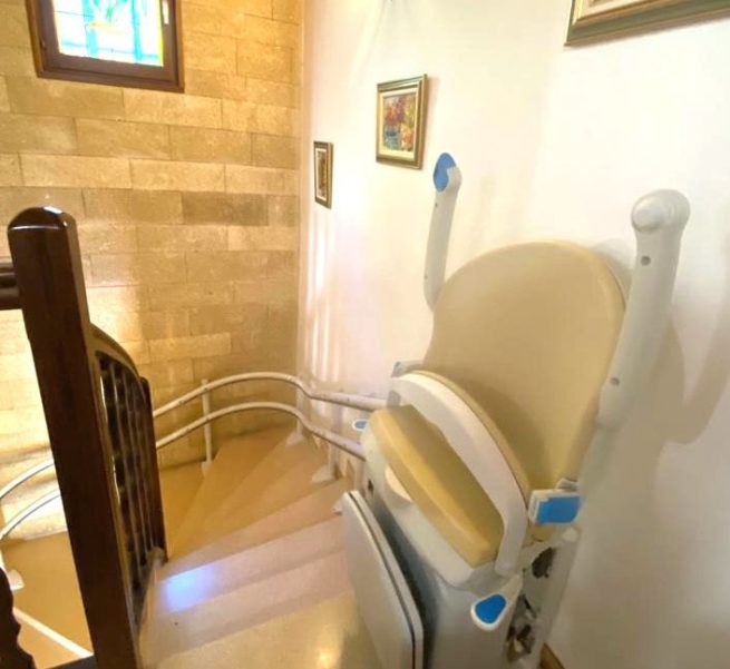 monte escalier interieur avignon