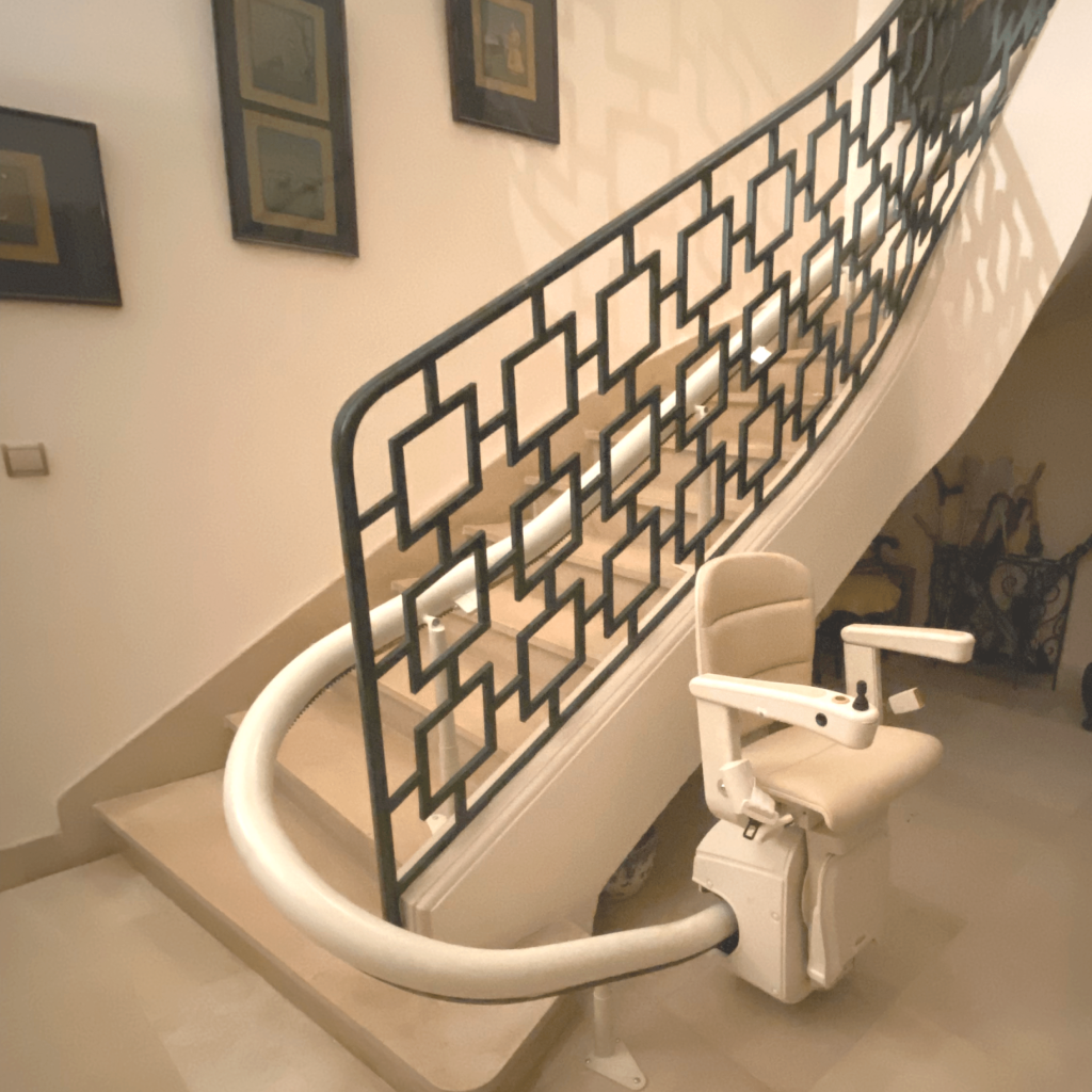 monte escalier pour personnes agees