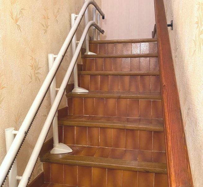 location monte escalier tournant carpentras