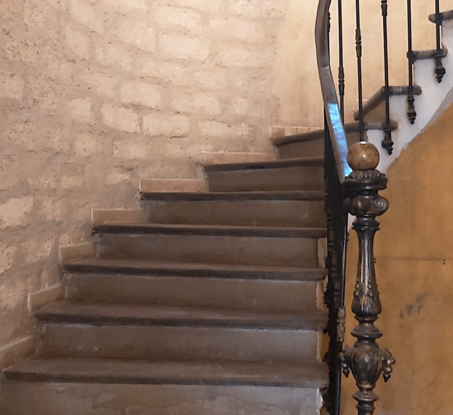 monte escalier electrique arles
