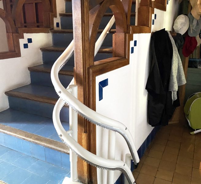 installation monte escalier beziers