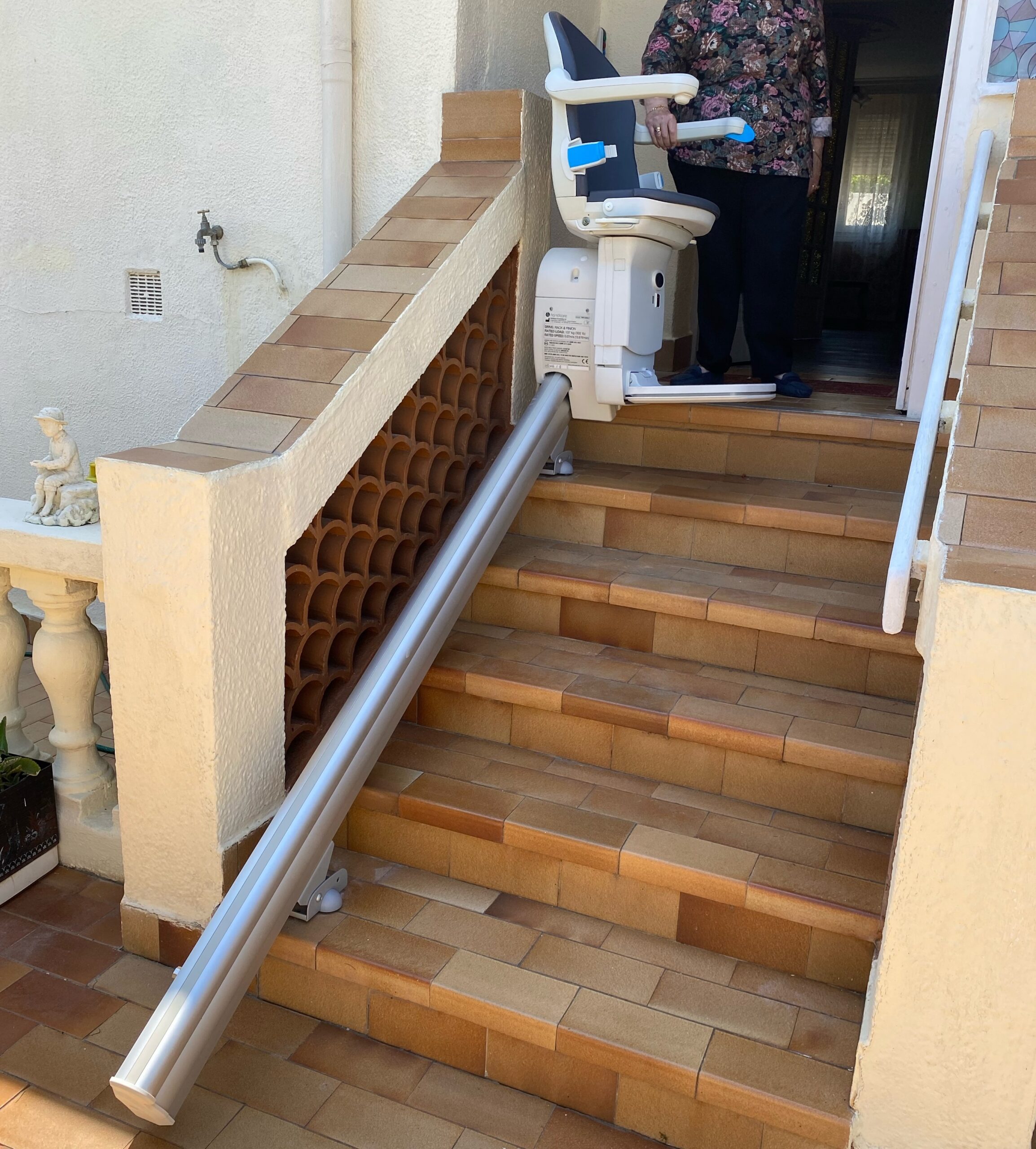 monte escalier droit nimes