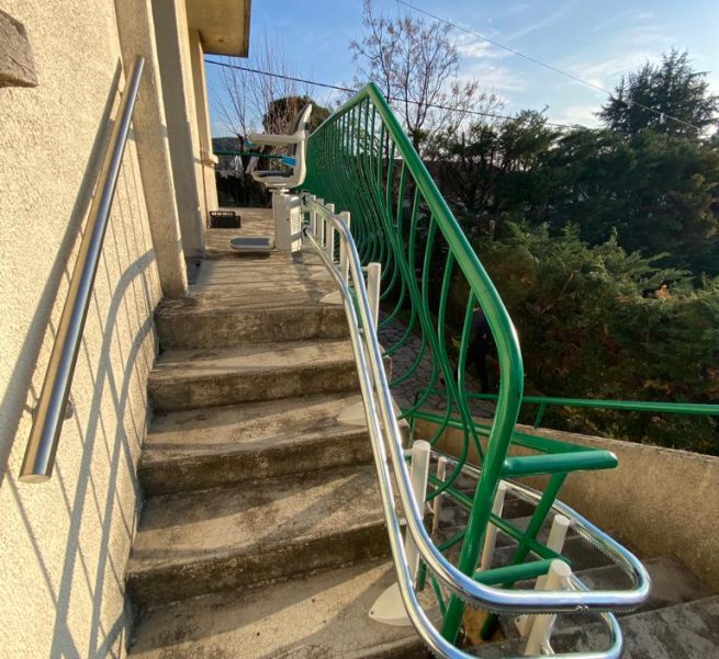 monte escalier maison nimes